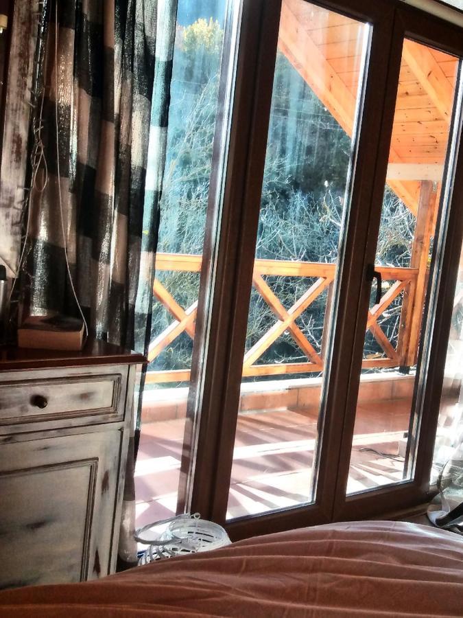 Chalet Coquelicot Калаврита Экстерьер фото
