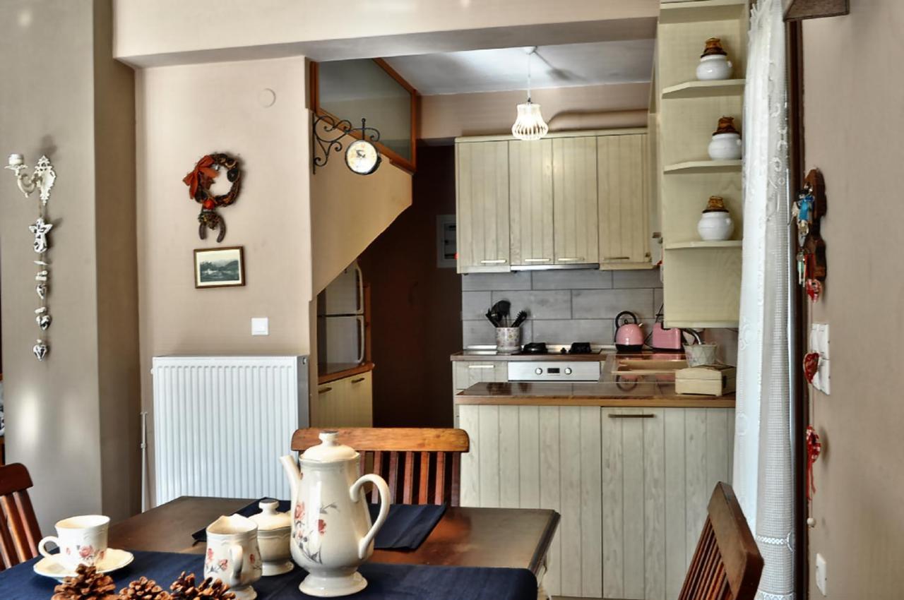 Chalet Coquelicot Калаврита Экстерьер фото